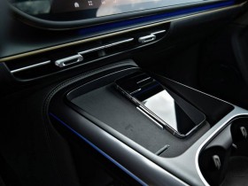 然而,消息称小米AI眼镜主打AI+拍照录像,采用双芯方案