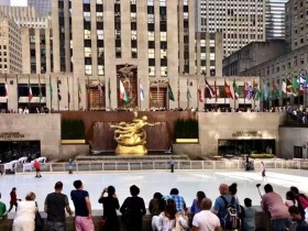 蔚来高速换电站突破1000座!李斌:和油车一样方便 补能焦虑终结